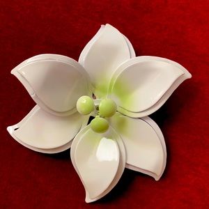 Vintage Pakula Enameled Flower Pin Pinup/PUG